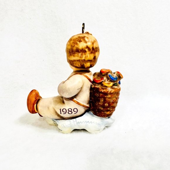 Goebel Hummel 481 "Love From Above" Angel Ornament - TMK-6 - Picture 4 of 10